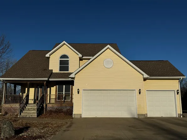 20750 Hillcrest Ln, Belle Plaine, MN 56011