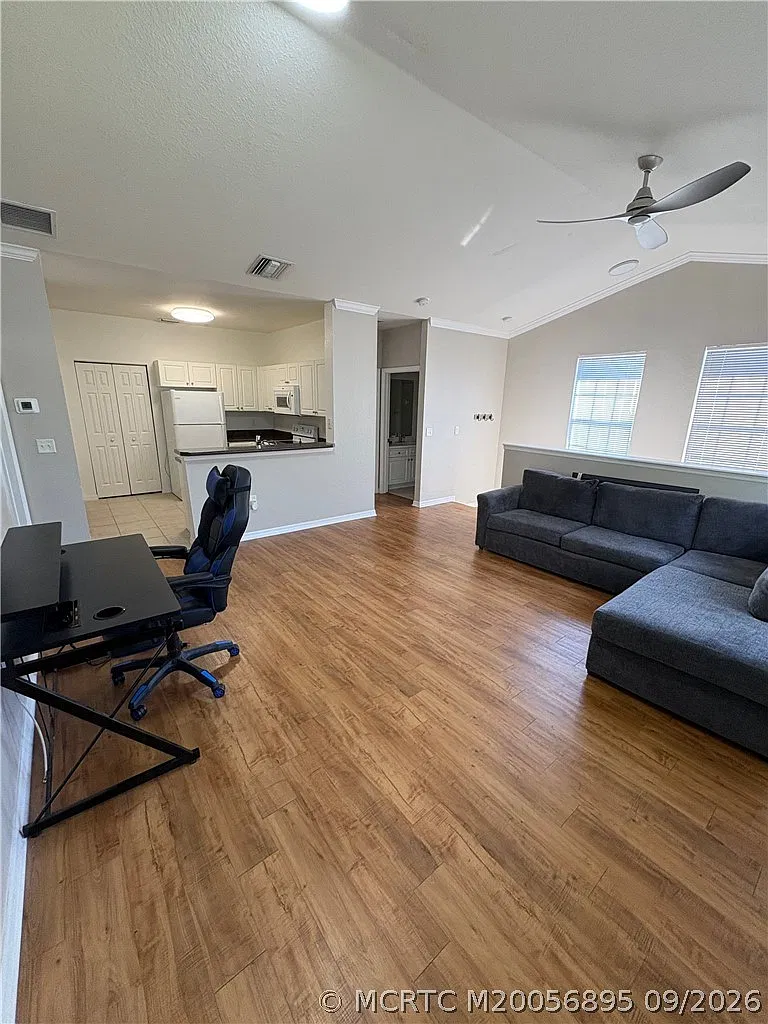 2 bed, 2.0 bath, 1073 sqft, $2,000 — Photo 4