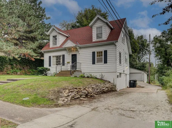 5411 Pacific St, Omaha, NE 68106