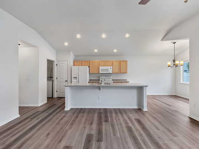 8611 15th Street Rd — Photo 15