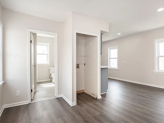 4th image of 1231 W 19th St #2