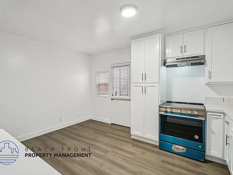 11626 Cedar Ave — Photo 24