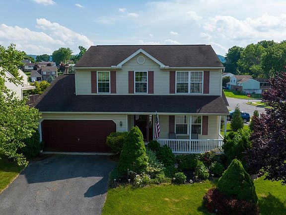 3rd image of 630 Woodrow Ct