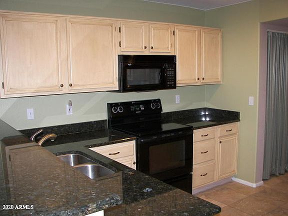 2nd image of 3032 E Wahalla Ln