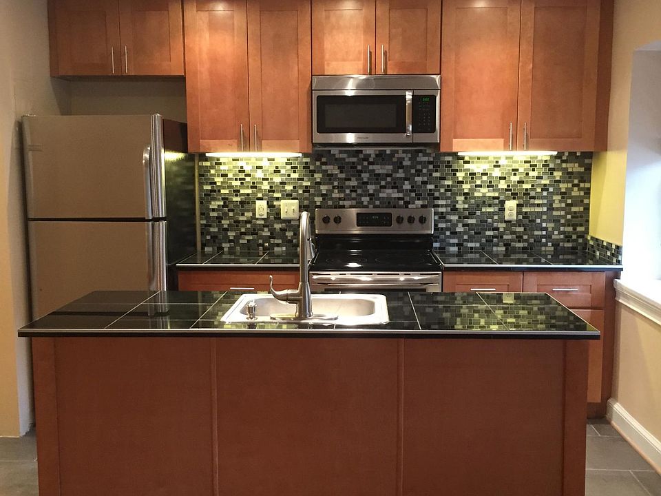 1st image of 1305 N Ode St #504