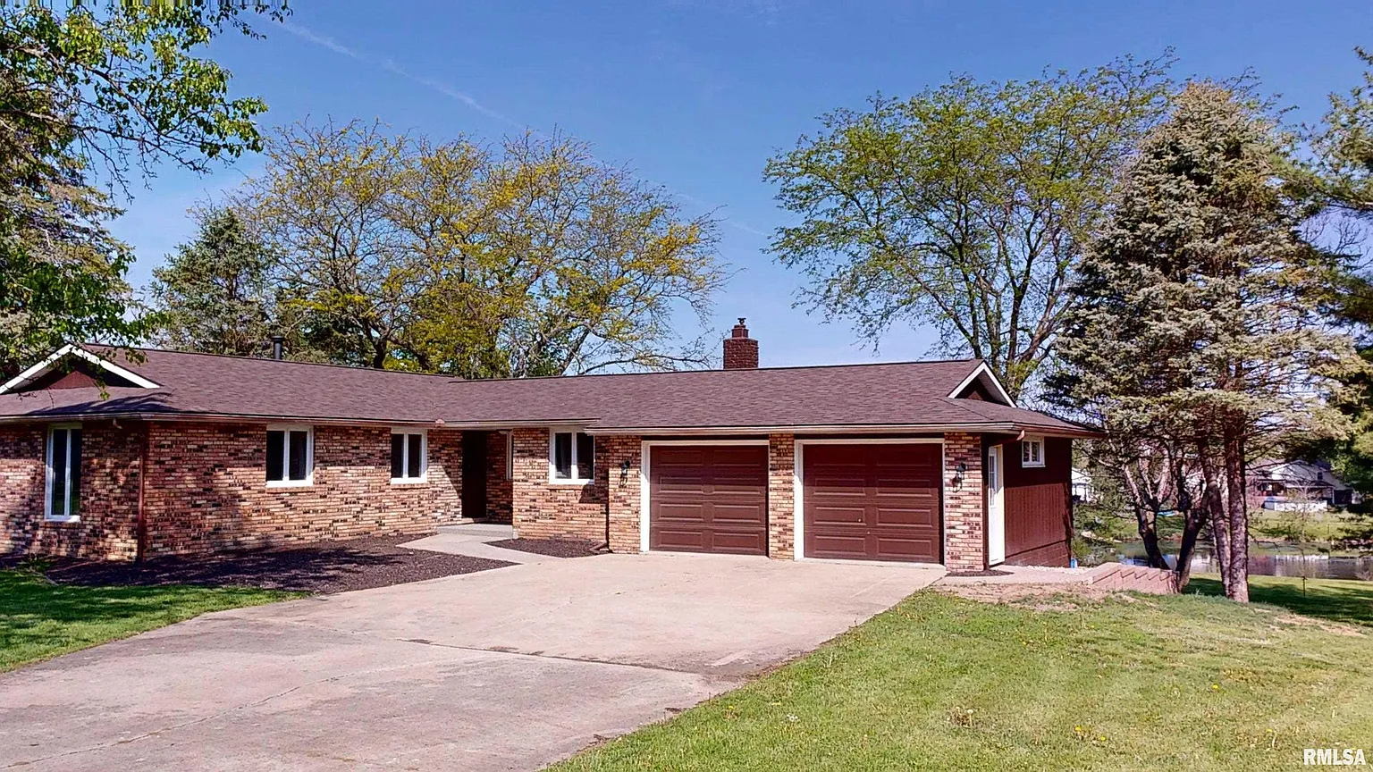 208 Elm Cir photo 1