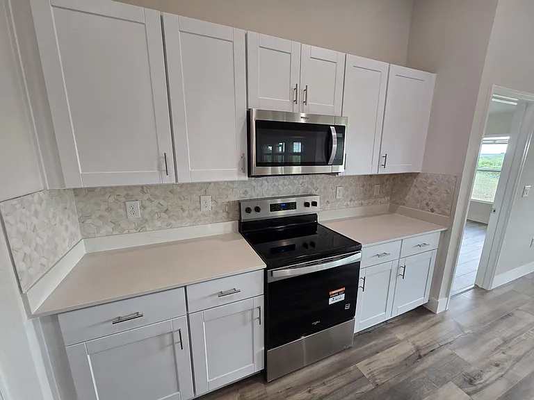 1728 Vanilla St — Photo 8