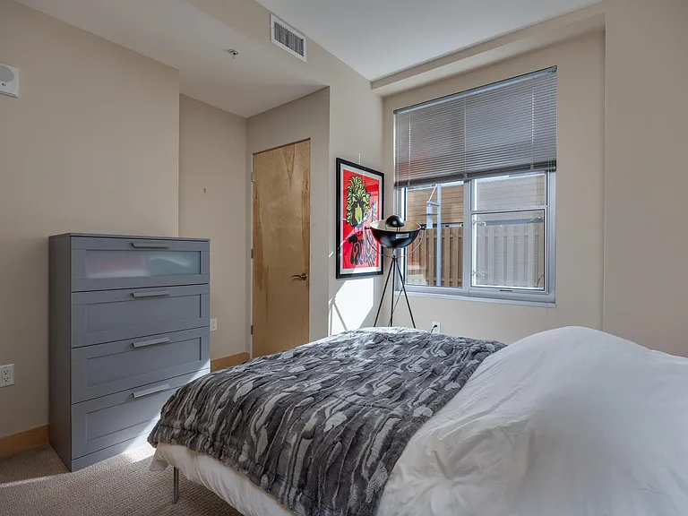 309 W Washington Ave — Photo 18