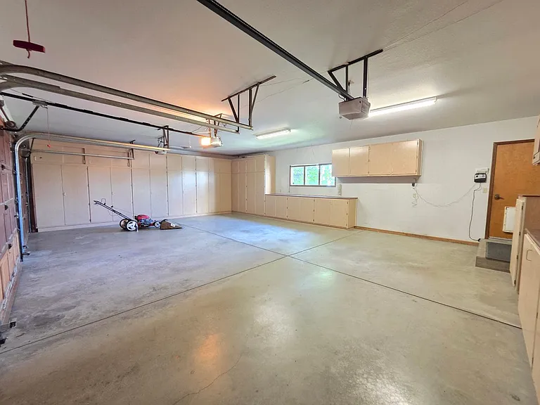 7706 E Woodview Dr — Photo 40