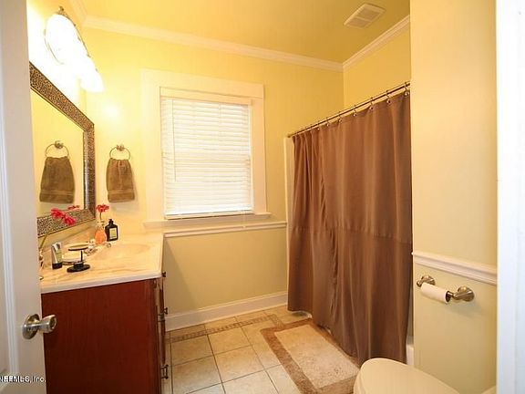 3rd image of 2792 Herschel St