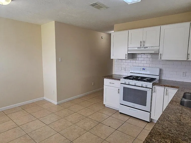 7111 Brody Ln — Photo 4
