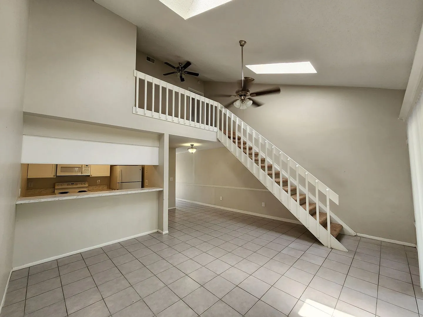 2/2 townhouse — Photo 3