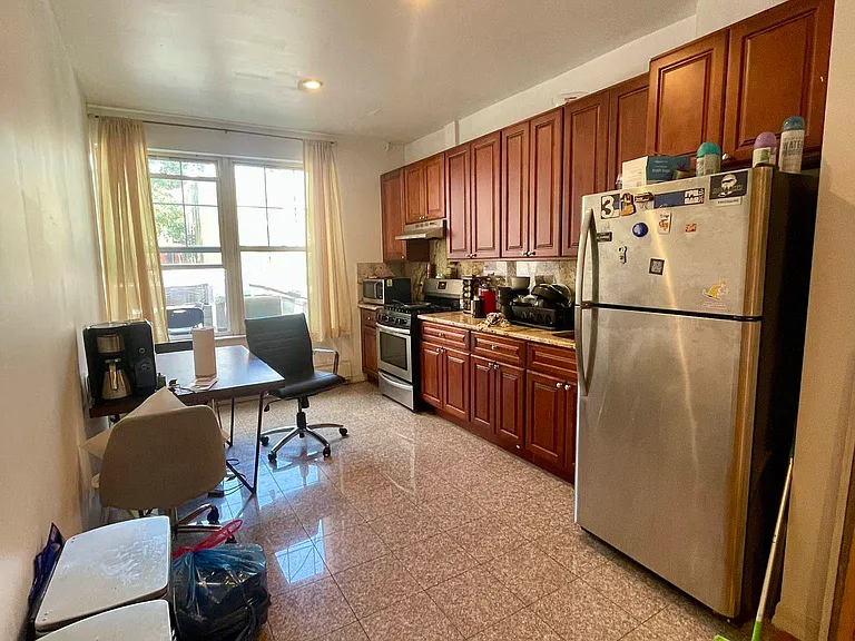 3211 Broadway #2 — Photo 4