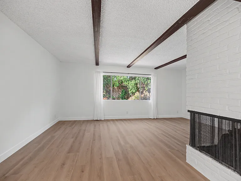 4413 Canoga Dr — Photo 32