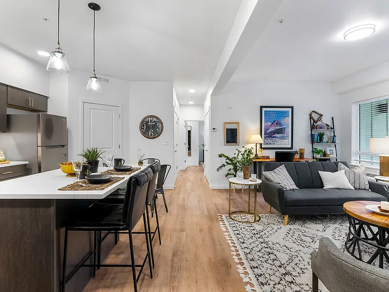 Karlo Lacey Apartments — Photo 16