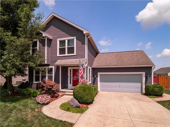 225 Springbrook Cir, Elyria, OH 44035