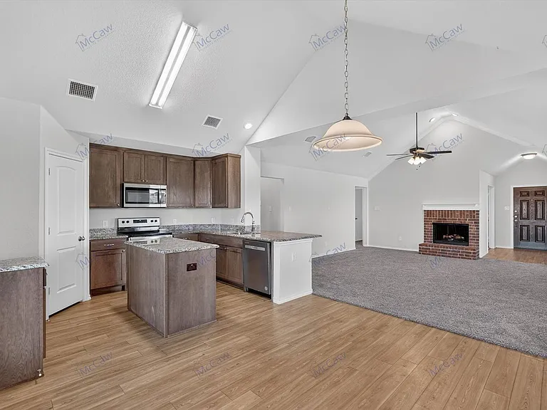 324 Greenhaven Dr — Photo 5