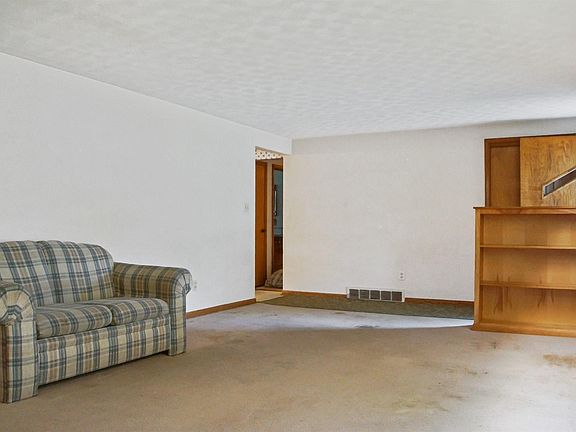 4th image of 216 N Cottage Grove Ave