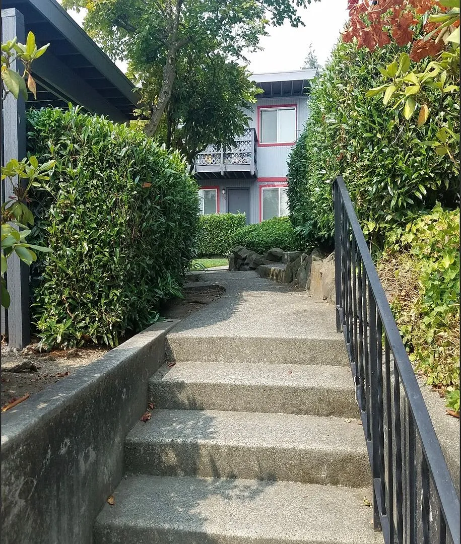 Kon Tiki Apartment Homes — Photo 3