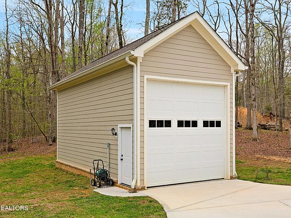 4th image of 166 E Shore Dr