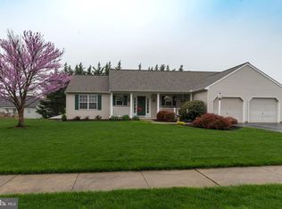 855 Victoria Dr, Red Lion, PA 17356