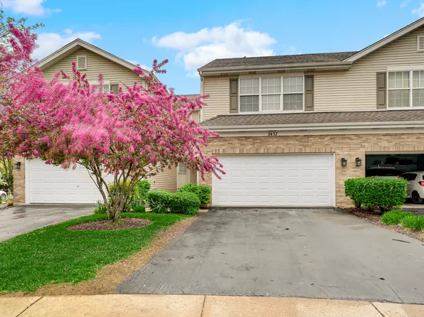 2437 Stoughton Cir, Aurora, IL 60502