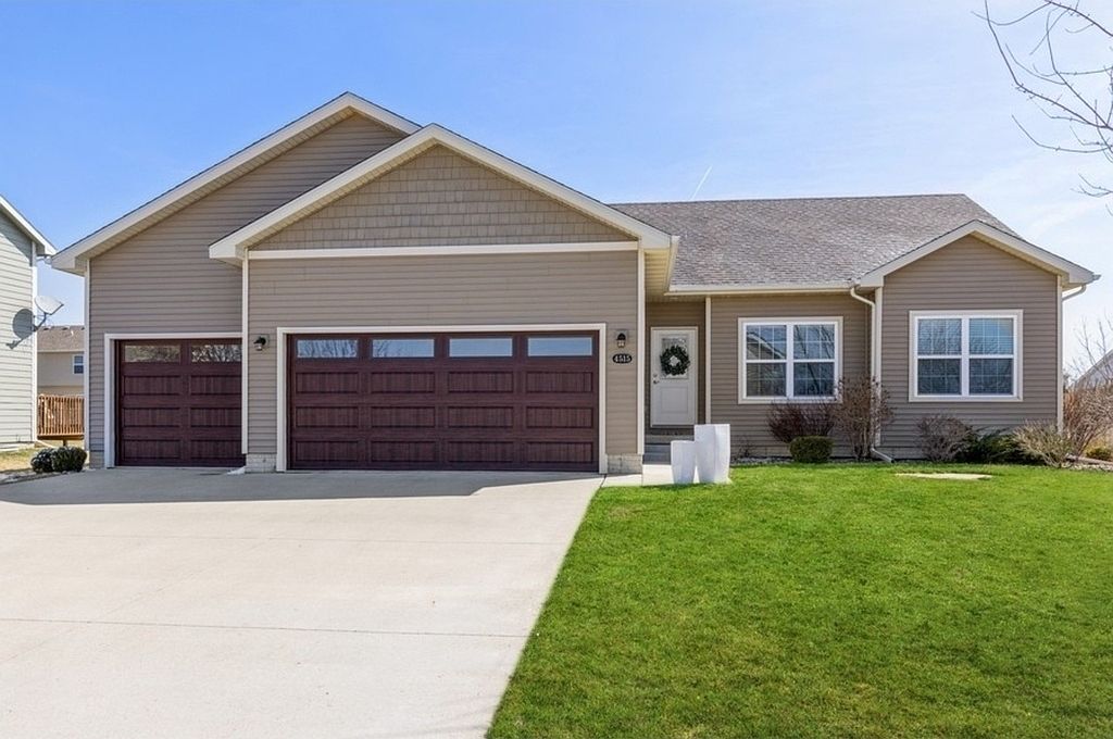 4515 NE Briarwood Dr, Ankeny, IA 50021 Zillow