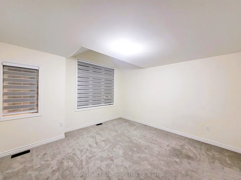 4 Bruce Welch Ave — Photo 24