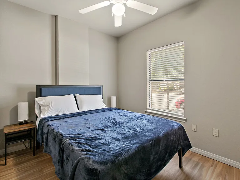 Texan Pearl Best Value in West Campus — Photo 42
