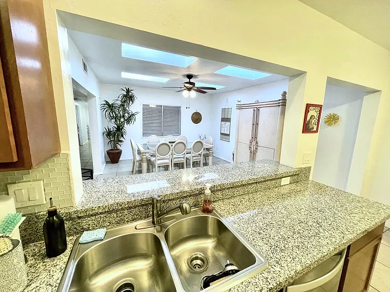 2030 S Pleasant Valley Dr — Photo 15