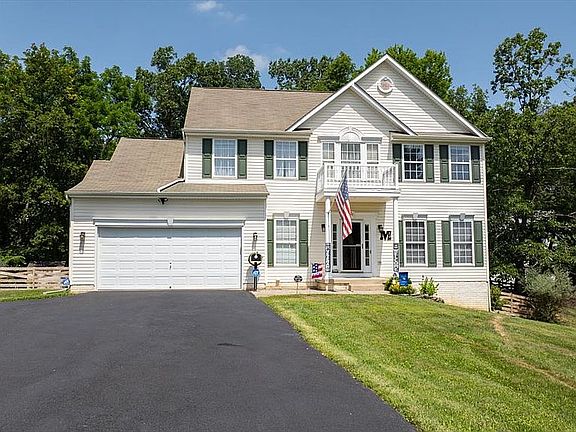 3rd image of 26 Colonel Miles Ct