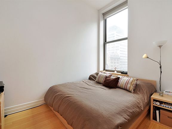 3rd image of 110 Livingston St APT 4K