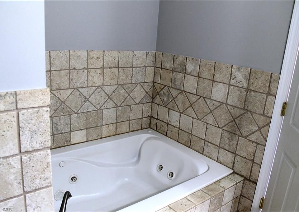 2nd image of 180 Crepe Myrtle Cir #0