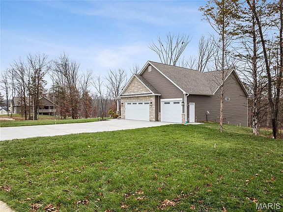 5th image of 442 Shady Trail Dr