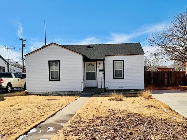 217 Oak Ave, Dumas, TX 79029