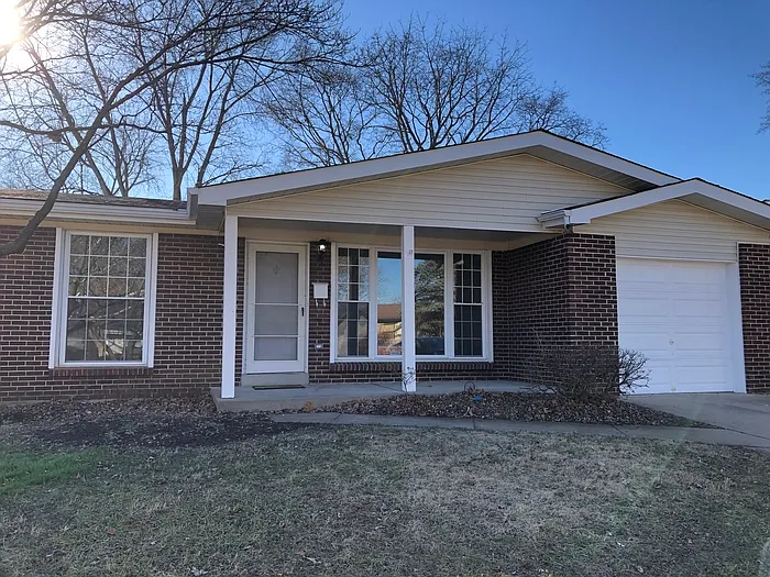 2040 Teakwood Manor Dr photo 1