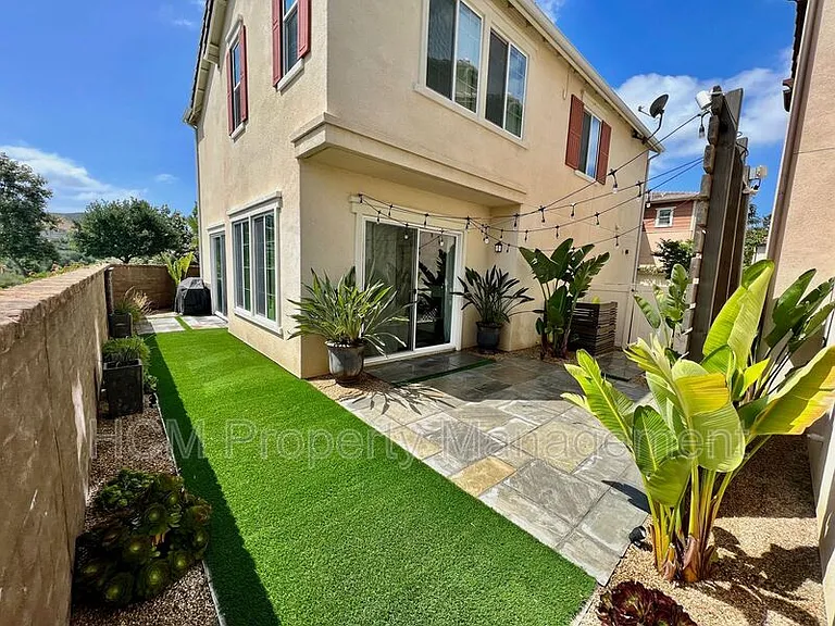 33 Maduro St — Photo 35