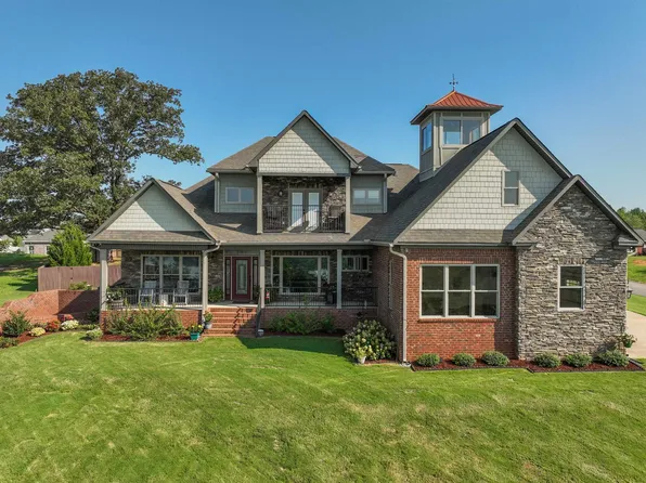 210 Lake Pointe Dr, Lincoln, AL 35096