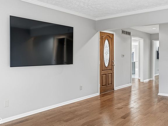 3rd image of 15812 Joliet Rd