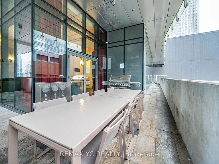 197 Yonge St #4404 — Photo 33