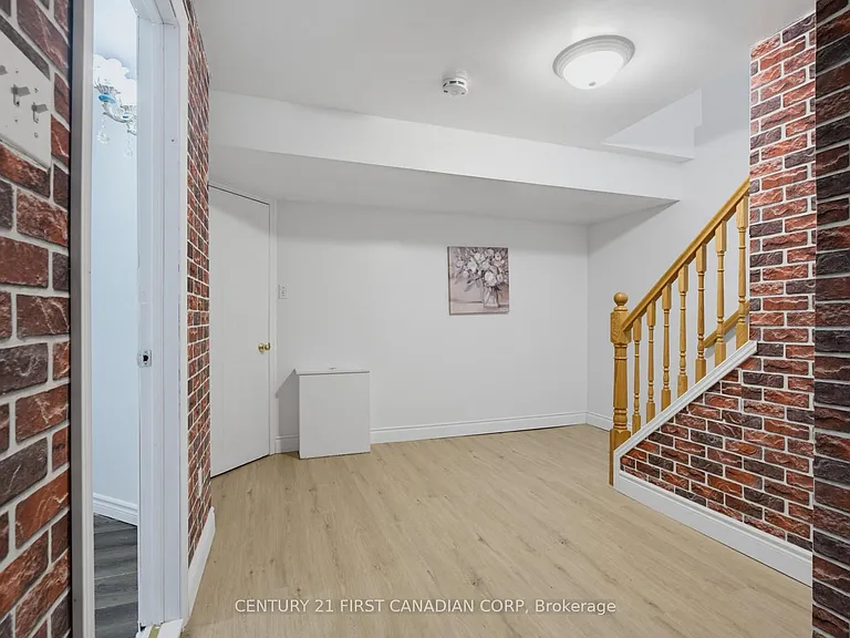761 Blacksmith St — Photo 29