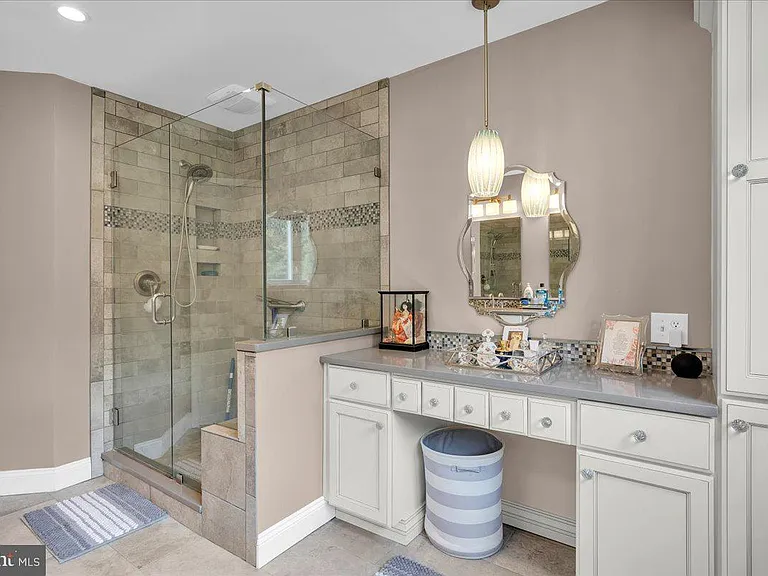 1202 Champlain Dr — Photo 19