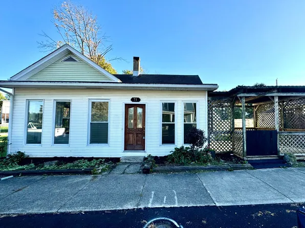 71 West St, New Vienna, OH 45159