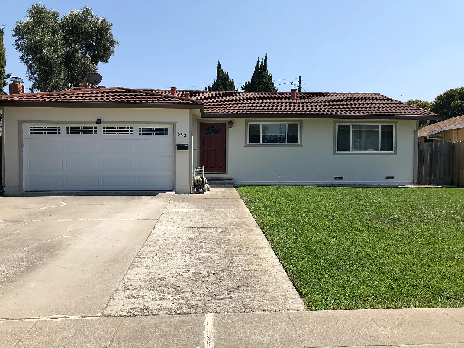 580 Bellwood Dr photo 1