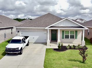 8084 Fir Tree Dr, Milton, FL 32583