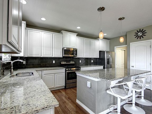 2nd image of 15300 Grasslands Dr