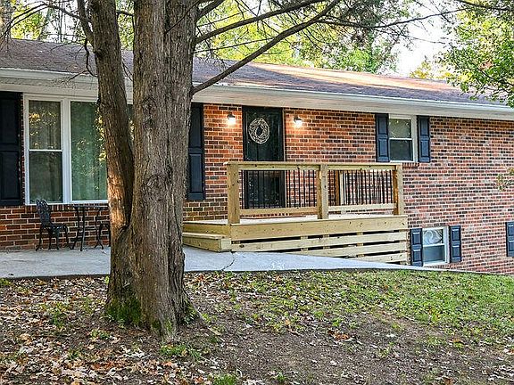 4th image of 325 Mohawk Dr NW