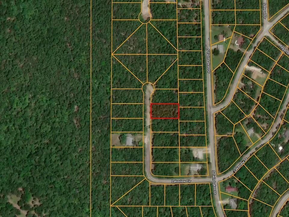 2nd image of 710 Lakeview Cir