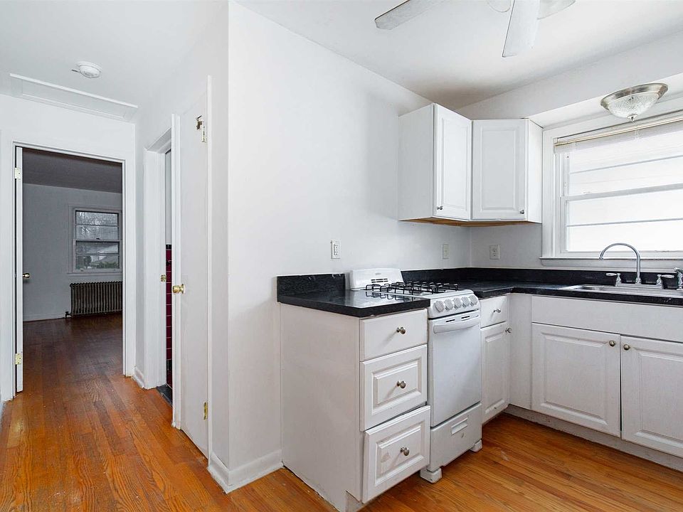 1st image of 17 College Ave Floor 2