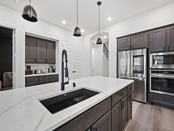 3rd image of 1247 Sumner St